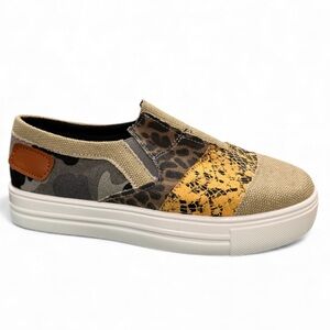 Woman’s Grunge Patchwork Slip On Comfortable Flats Size 6